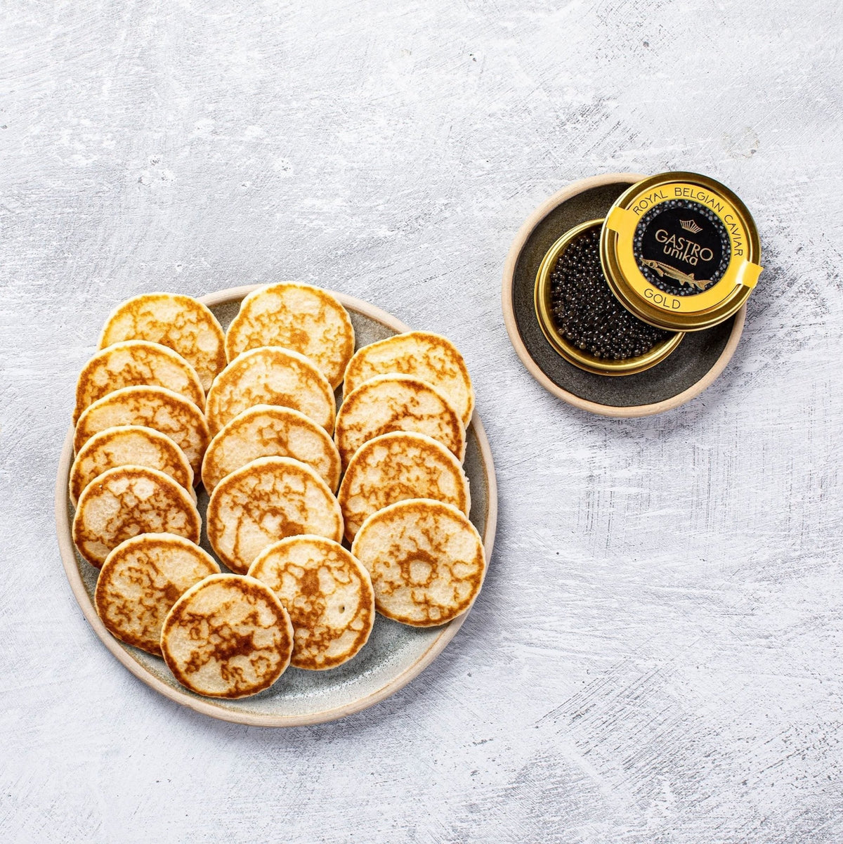 Blinis med Caviar, rødløg og creme fraiche (2 personer) - Kystfisken