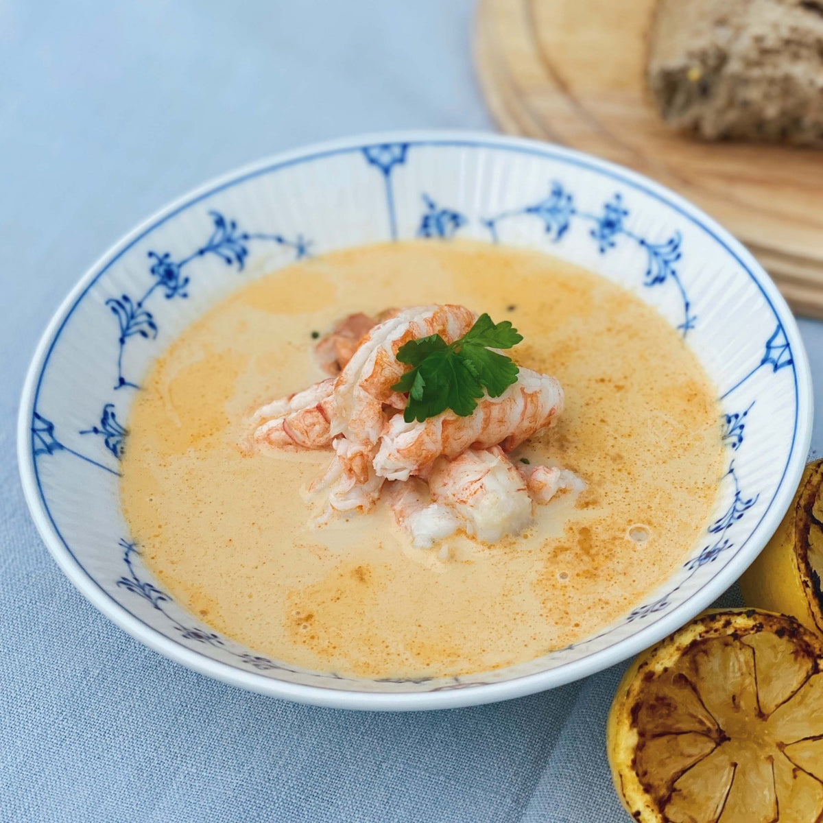 Efterårstilbud: Cremet hummerbisque + friske jomfruhummerhaler