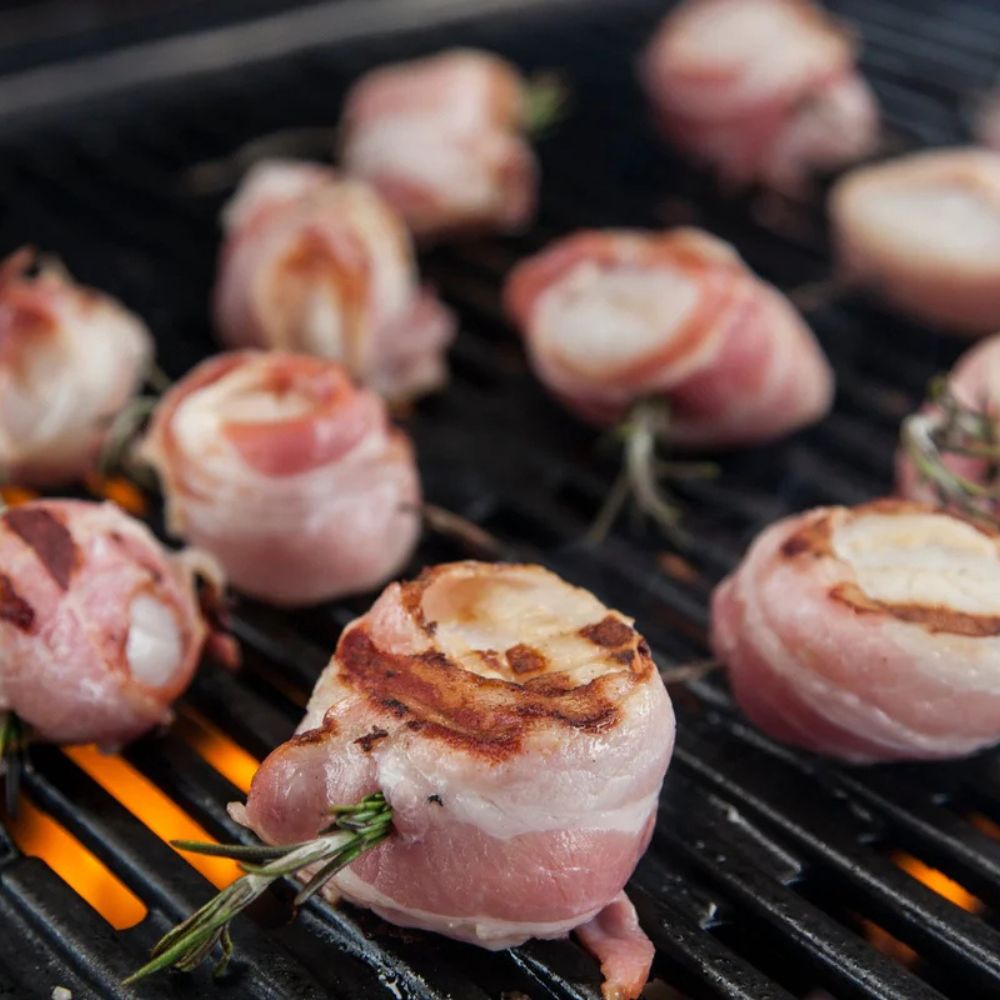 Grillede kammuslinger med bacon og coleslaw
